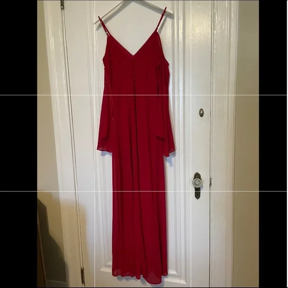 LULUS| RED maxi dress. Size Small. Worn twice, in perfect condition. - Picture 4 of 6
